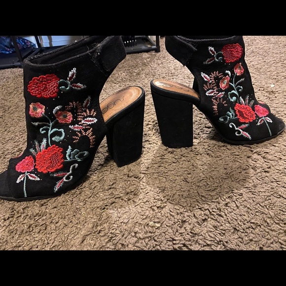 Hello Fashionista !! - Picture 3 of 3